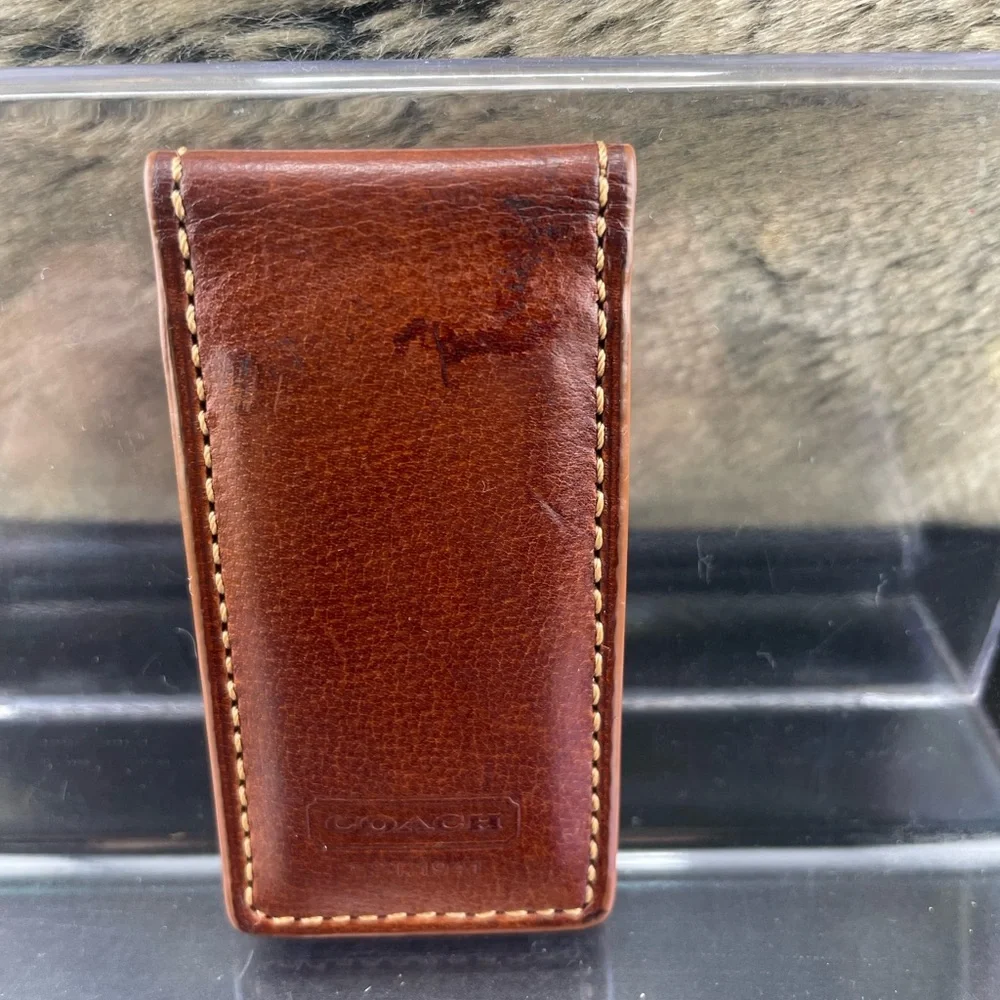 Pre-loved vintage Coach Tan Leather Money Clip